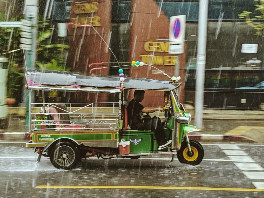 Tuk Tuk im Regen von Bangkok