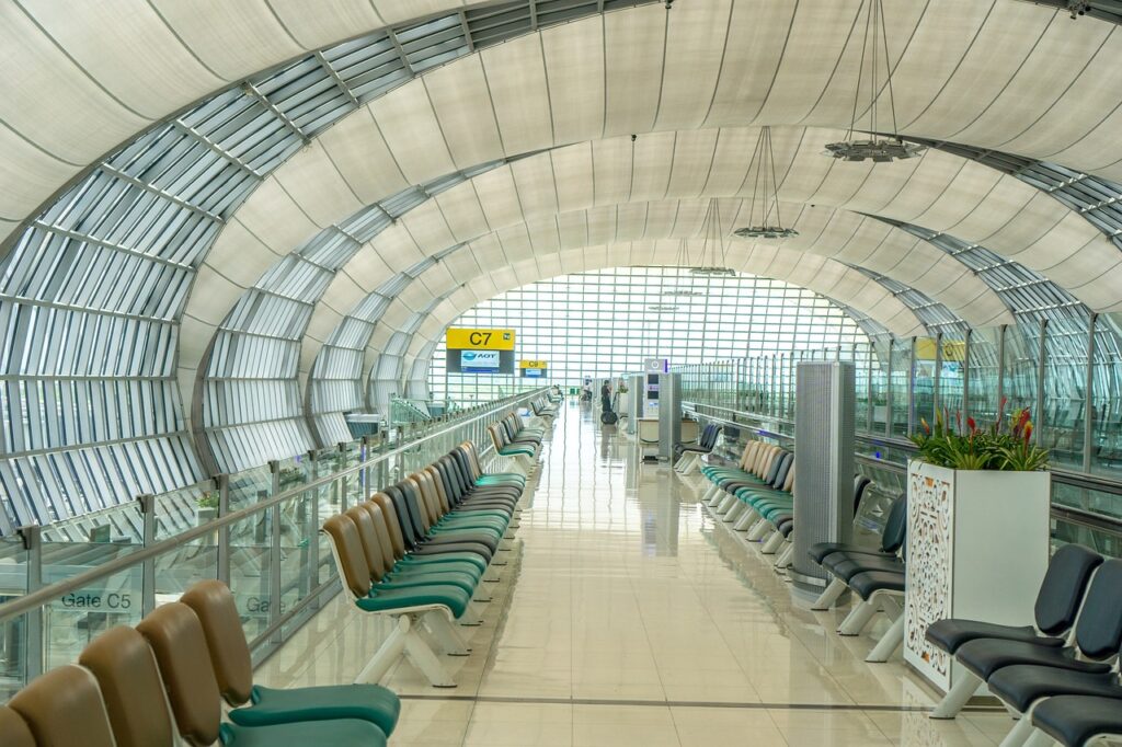 suvarnabhumi-airport-bangkok-innen