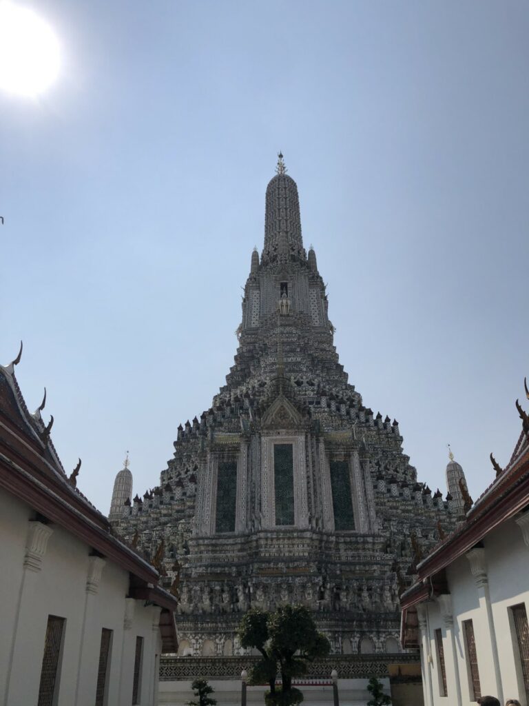 wat-arun-bangkok-tempel-der-morgenroete